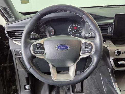 Used 2023 Ford Explorer XLT w/ Equipment Group 202A image 18