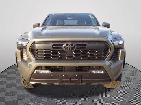 Used 2025 Toyota Tacoma TRD Off-Road w/ TRD Off Road Upgrade Package AWD/4WD image 5