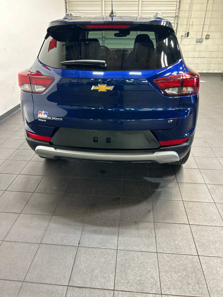 Used 2023 Chevrolet TrailBlazer LT AWD/4WD image 7