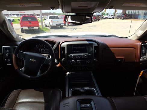 Used 2016 Chevrolet Silverado 2500 High Country w/ Duramax Plus Package AWD/4WD image 26