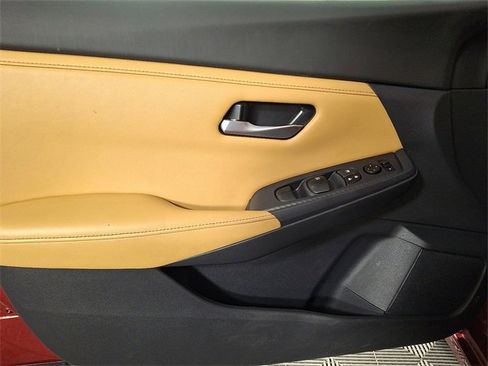 Used 2023 Nissan Sentra SV w/ SV Premium Package image 14