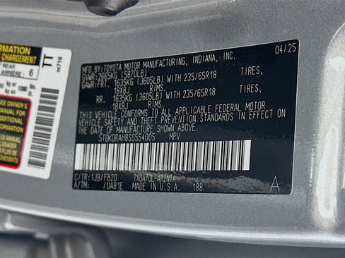 Used 2025 Toyota Highlander LE image 12