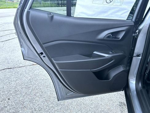 New 2025 Chevrolet Trax RS w/ Sunroof Package image 20