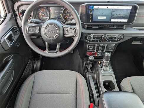 Used 2025 Jeep Wrangler Unlimited Rubicon image 10