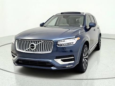 Used 2024 Volvo XC90 B5 Core AWD/4WD image 3