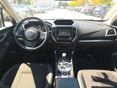 Used 2021 Subaru Forester Premium AWD/4WD image 18