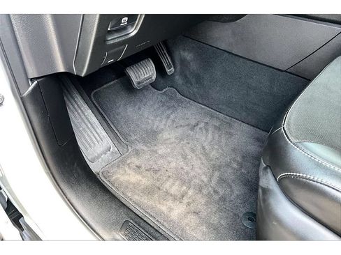 Used 2025 Jeep Grand Cherokee Altitude RWD image 29