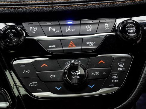 Used 2022 Chrysler Pacifica Pinnacle image 21