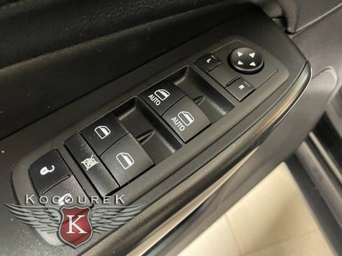 Used 2022 Jeep Cherokee Trailhawk image 19