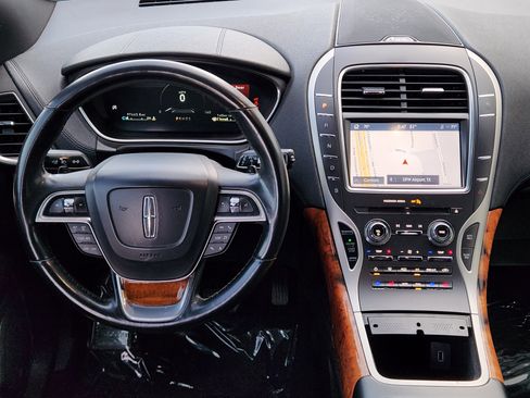 Used 2020 Lincoln Nautilus Reserve image 27