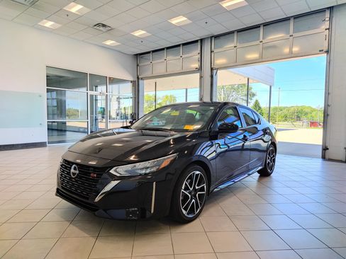 Used 2024 Nissan Sentra SR FWD image 7