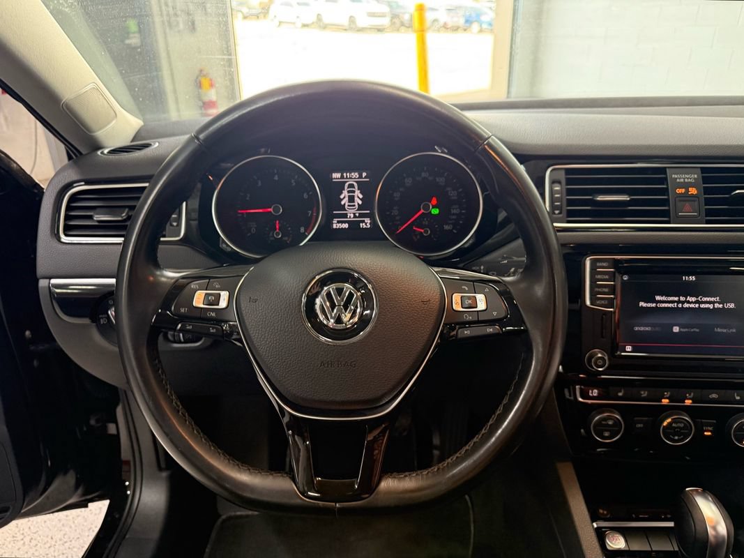 Used 2017 Volkswagen Jetta SEL FWD image 23