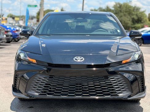 Used 2026 Toyota Camry SE FWD image 3