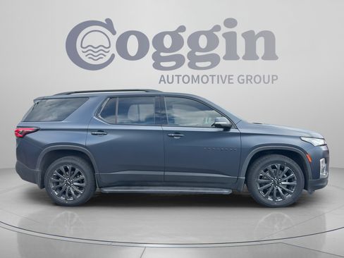 Used 2022 Chevrolet Traverse RS w/ LPO, Floor Liner Package FWD image 6