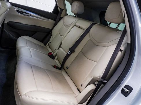 Used 2020 Cadillac XT5 Premium Luxury image 9