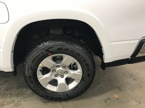 New 2026 RAM 1500 4x4 Crew Cab image 49