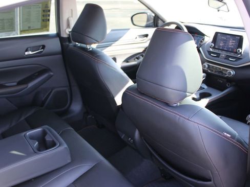 Used 2022 Nissan Altima 2.5 SR w/ Midnight Edition Package image 33