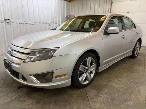Used 2010 Ford Fusion Sport FWD image 2