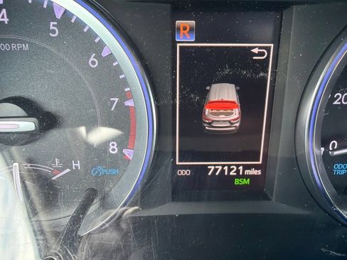 Used 2019 Toyota Highlander XLE AWD/4WD image 22