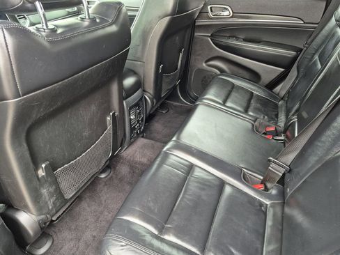 Used 2018 Jeep Grand Cherokee Limited image 13