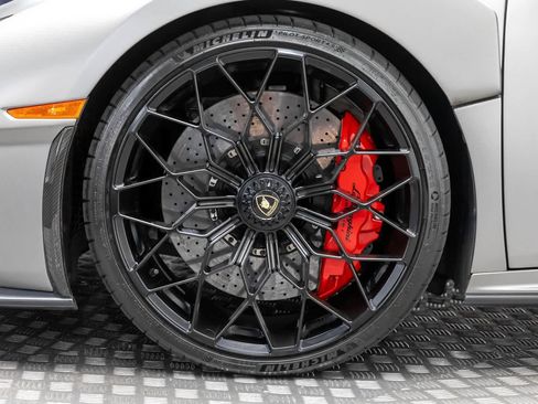 Used 2022 Lamborghini Huracan STO RWD image 57