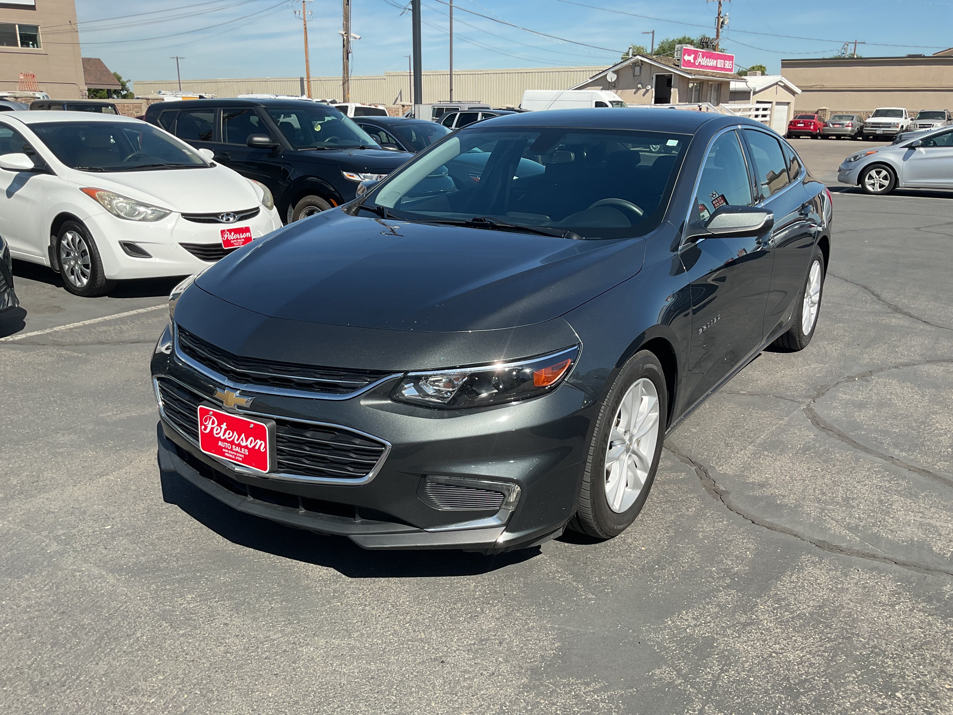 Used 2017 Chevrolet Malibu LT FWD image 2