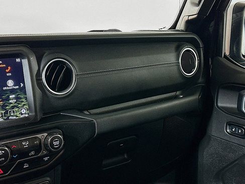 Used 2022 Jeep Wrangler Unlimited Sahara image 23