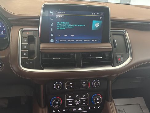 Used 2023 Chevrolet Tahoe High Country AWD/4WD image 17