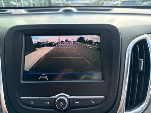 Used 2020 Chevrolet Equinox LS w/ LS Convenience Package AWD/4WD image 17