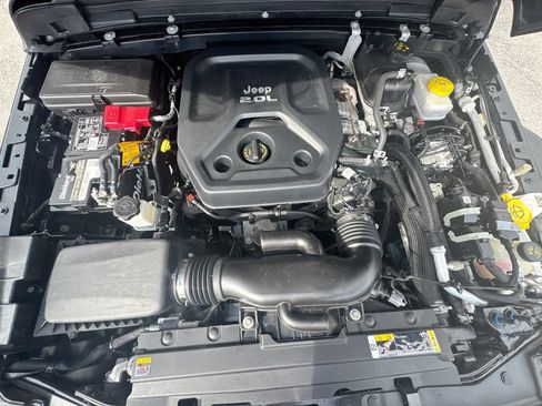 Used 2022 Jeep Wrangler Sport AWD/4WD image 30