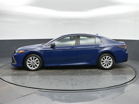 Used 2024 Toyota Camry LE FWD image 4