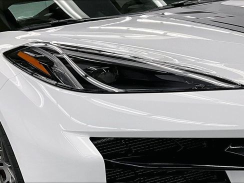 Used 2025 Chevrolet Corvette Z06 RWD image 36