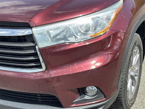 Used 2015 Toyota Highlander XLE AWD/4WD image 9