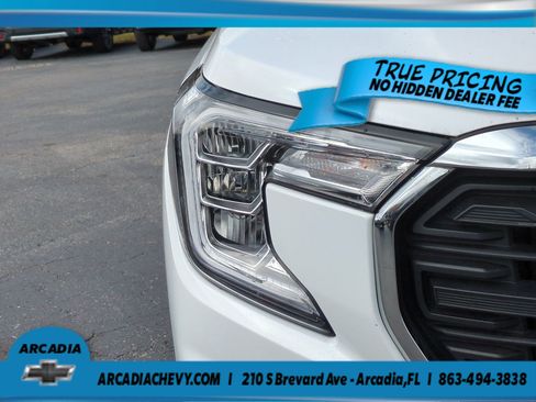 Used 2024 GMC Terrain SLE AWD/4WD image 10