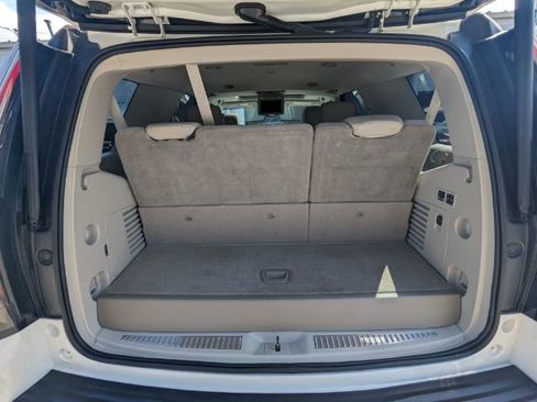 Used 2015 Cadillac Escalade Luxury image 19