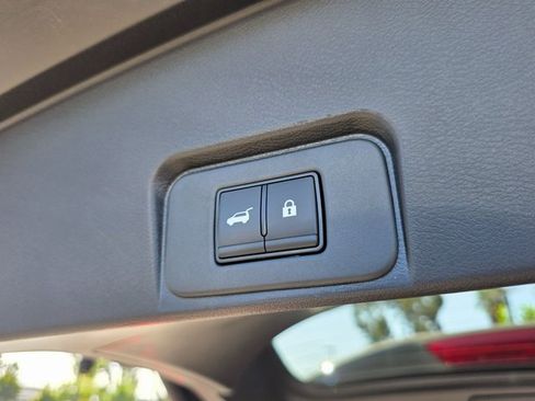 Used 2025 Nissan Rogue SV image 13