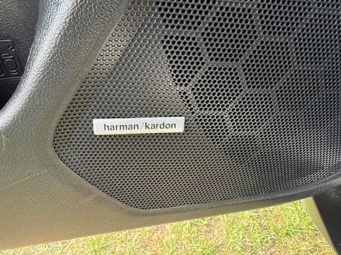 Used 2016 Subaru Outback 3.6R Limited image 21