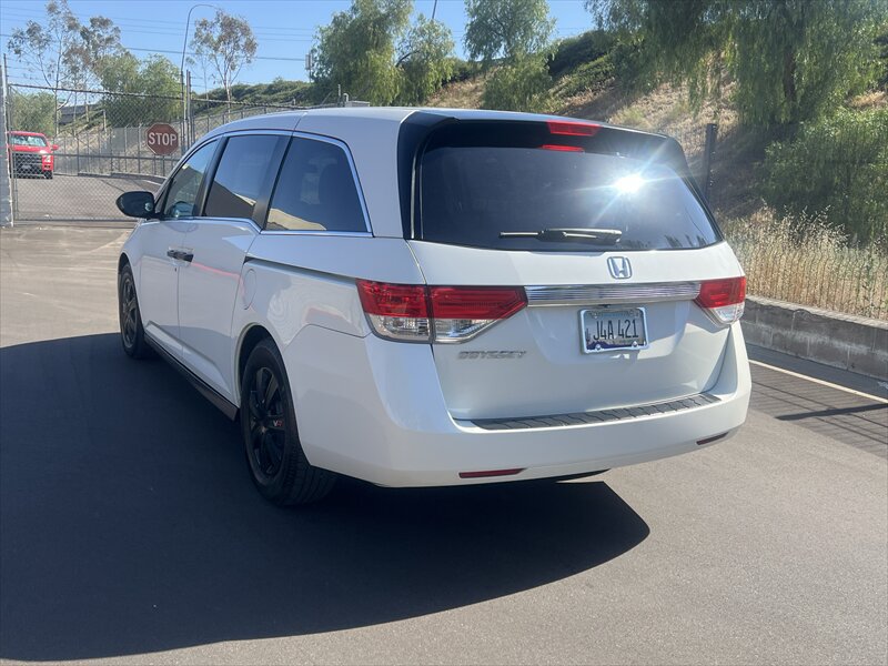 Used 2015 Honda Odyssey LX image 12