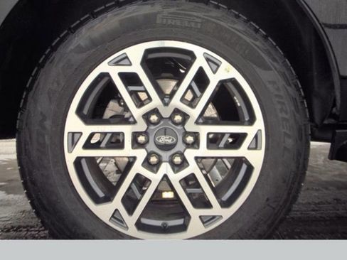 Used 2025 Ford Expedition Active image 20