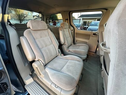Used 2005 Ford Freestar SE image 22