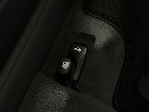 Used 2025 Hyundai Elantra Sport FWD image 15