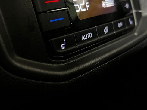 Used 2024 Volkswagen Atlas SEL AWD/4WD image 26