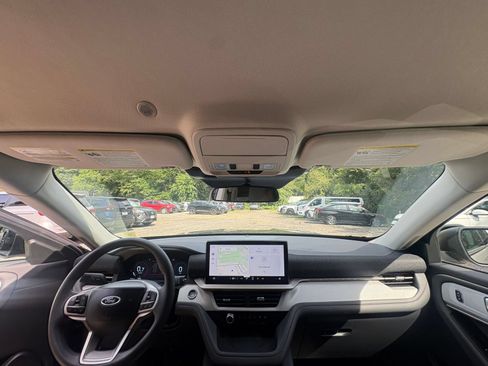 Used 2026 Ford Explorer Active AWD/4WD image 31