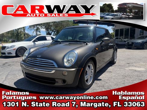Used 2006 MINI Cooper Hardtop FWD image 1