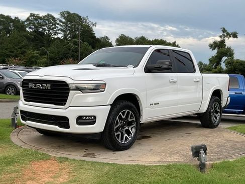 Used 2025 RAM 1500 Laramie w/ Sport Appearance Package AWD/4WD image 3
