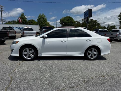 Used 2012 Toyota Camry SE FWD image 4
