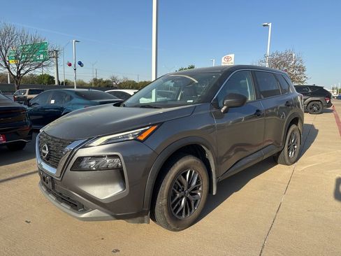 Used 2023 Nissan Rogue S image 1