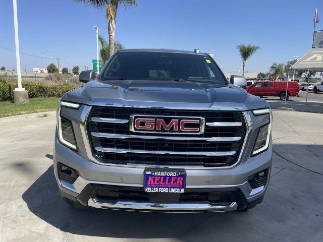 Used 2025 GMC Yukon Elevation w/ Elevation Premium Package AWD/4WD image 3