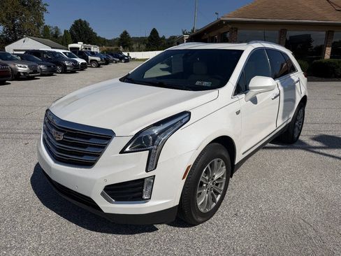Used 2018 Cadillac XT5 Luxury w/ Driver Awareness Package AWD/4WD image 2