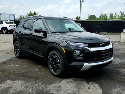 Certified 2023 Chevrolet TrailBlazer LT w/ Convenience Package AWD/4WD image 9